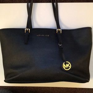 FINAL PRICE 🌟 Large Michael Kors Jet Set Tote 🌟